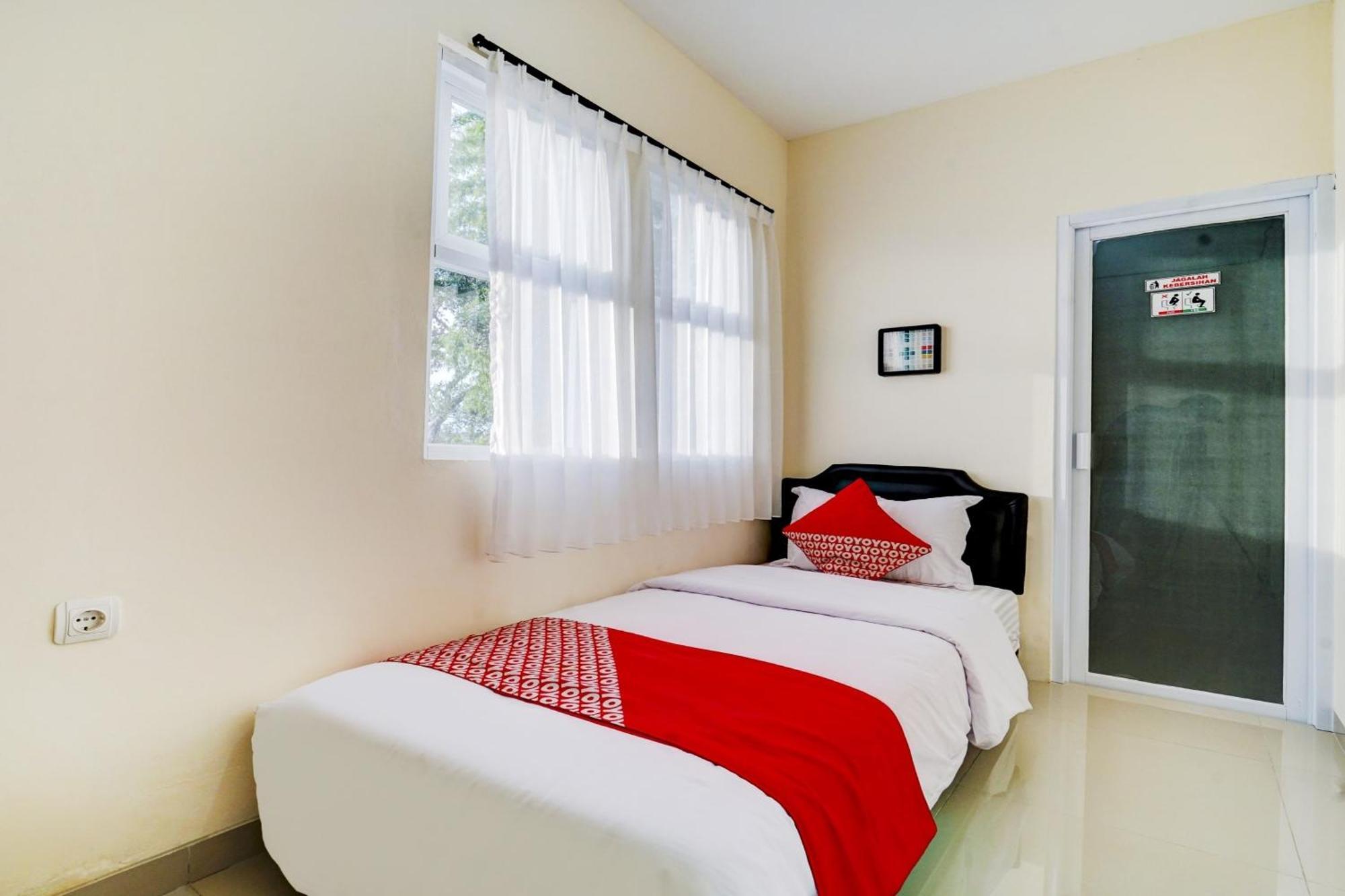 Super Oyo 90778 River Inn Malioboro Yogyakarta Exterior foto